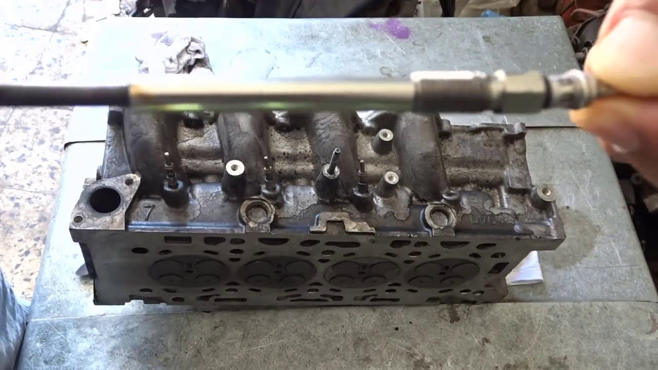 Que faire si la bougie de préchauffage est cassée à l'endroit où fixée dans le moteur (en français)?
