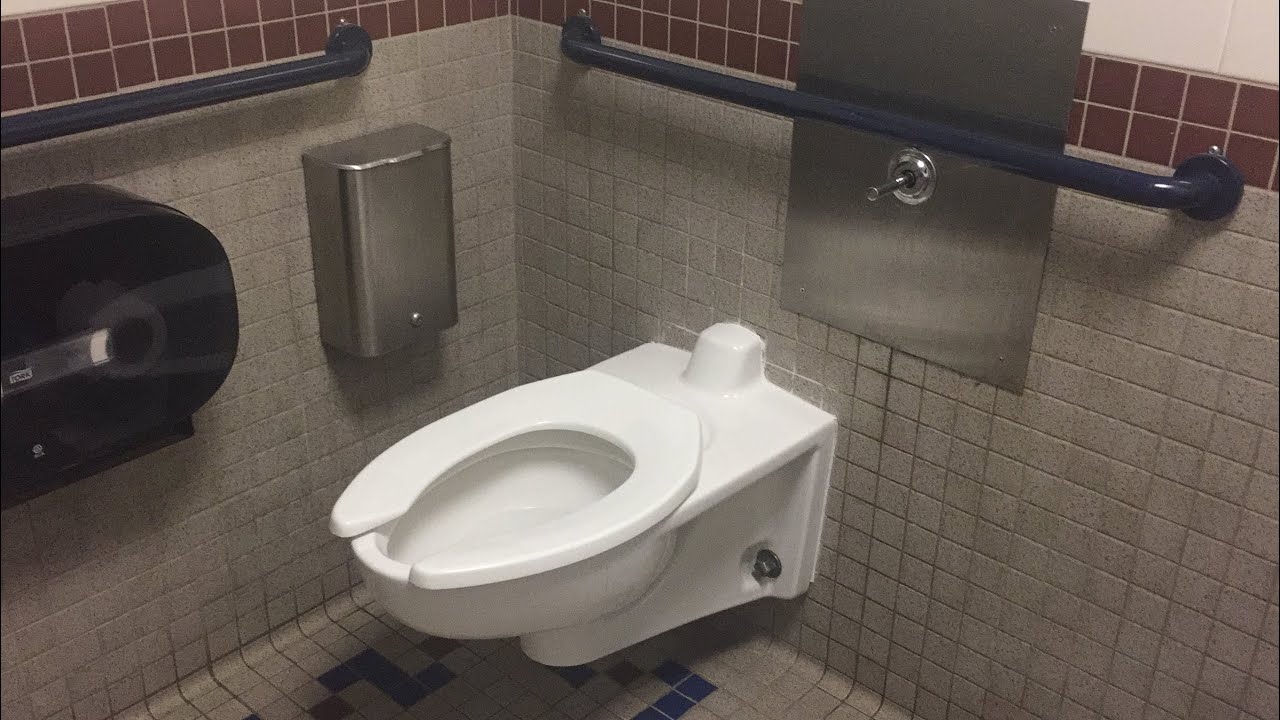 [810] Circa 2000 Rest area Men's + Family room