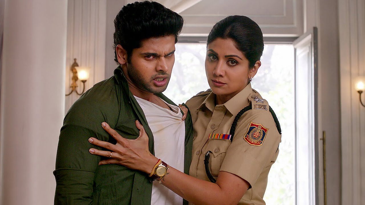 العصابات كلها عاوزه تقتلها لأنها شرطيه شريفه لكن ميعرفوش ان ف ضهرها وحش مفترس مبيرحمش وهيدمرهم لوحده