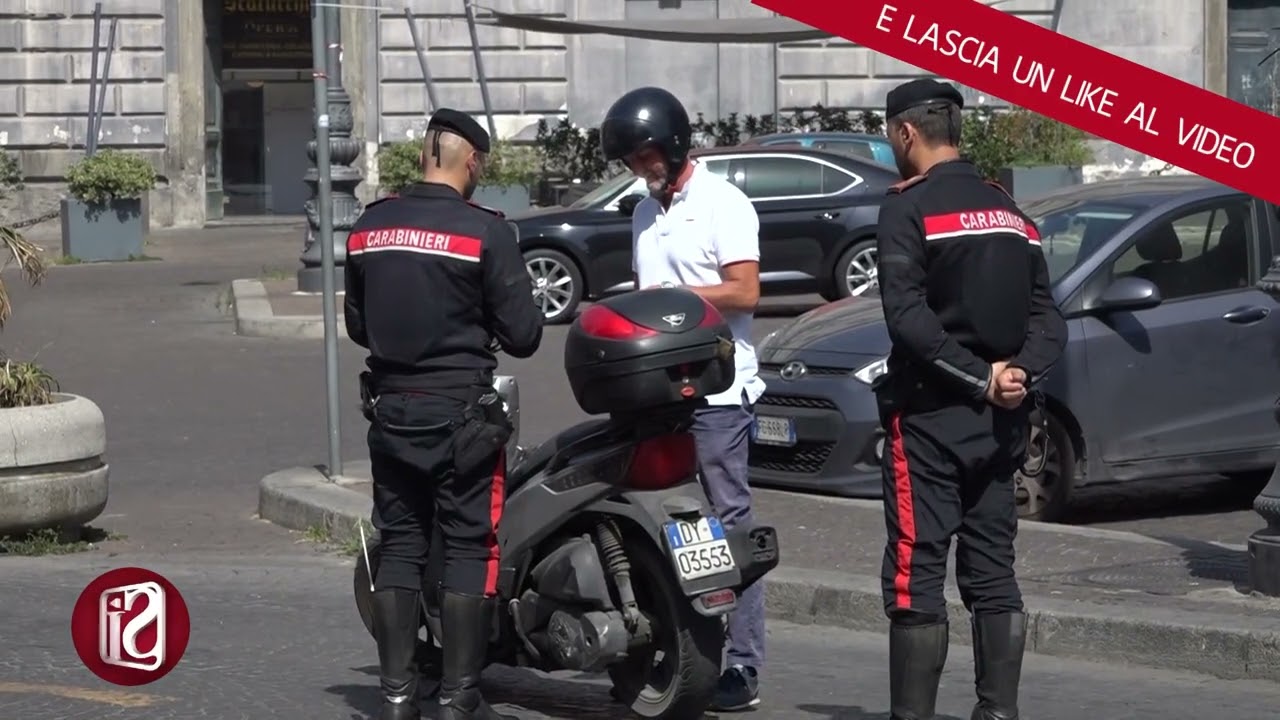2000 euro falsi nascosti nella Porsche, ex campione ciclismo arrestato