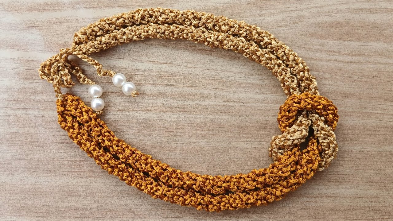 COLAR DE CROCHÊ ENTRELAÇADO 