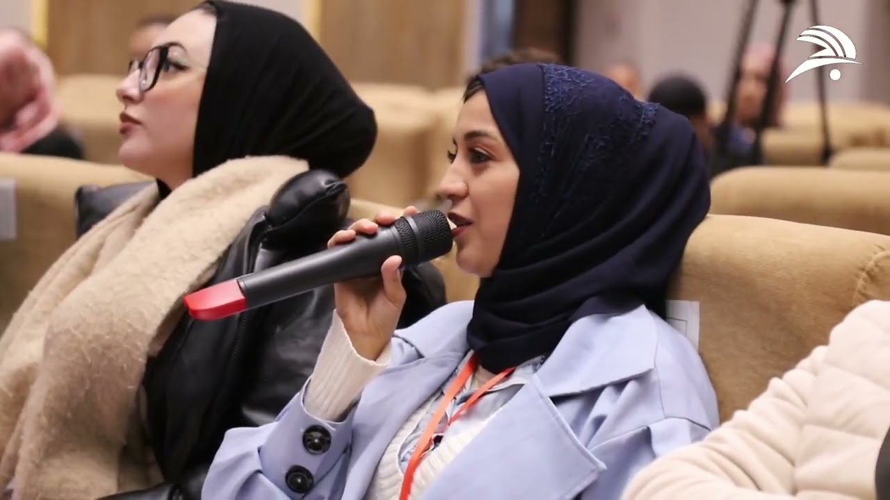 الإعلامي و الوزير السابق اللبناني جورج قرداحي يتحدث عن تجربته الإعلامية خلال دورة تكوينية بالجزائر
