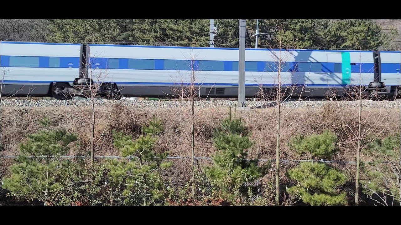 Korea train KTX (Korean&nbsp;Train&nbsp;Express)
