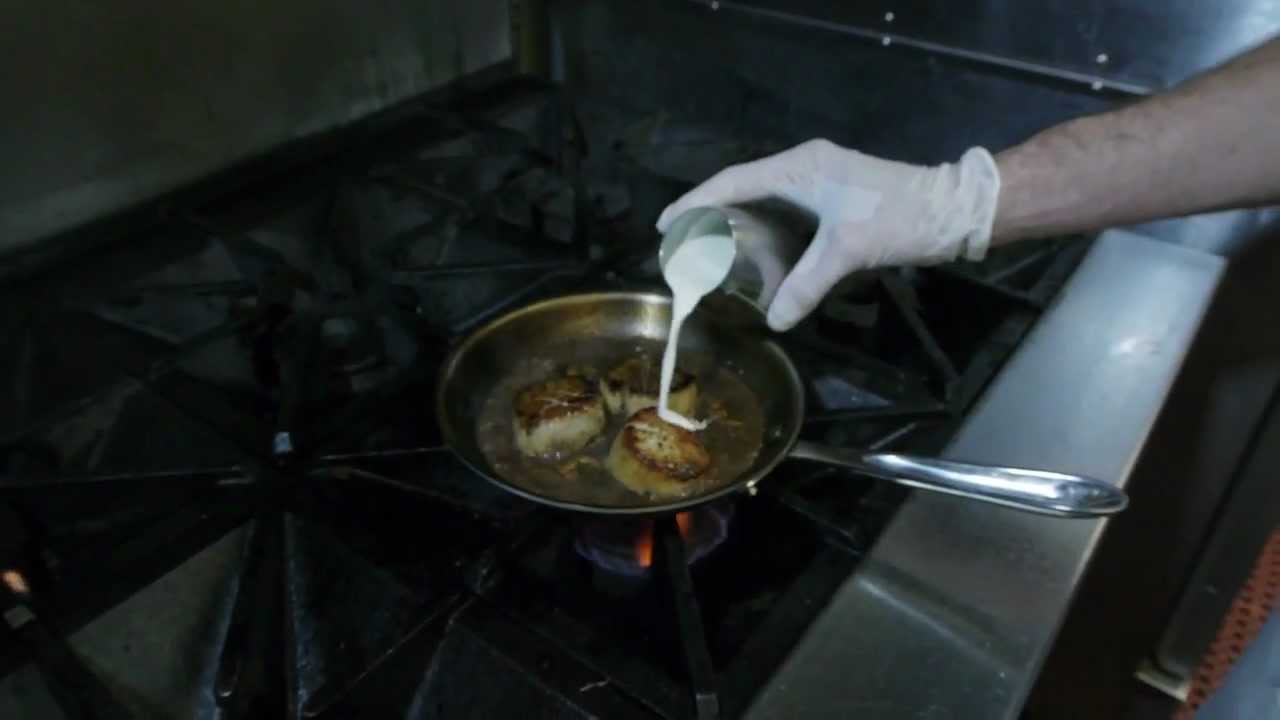How to Make Amazing Scallops? The Best Pan Seared Scallops with CiCi Li!  CiCiLicious Vlog #77