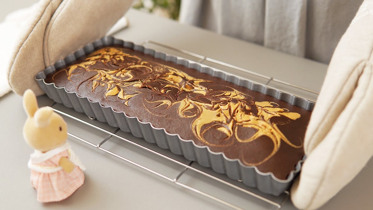 Chocolate Peanut Butter Yogurt Cake ✿ A chocolate lovers dream