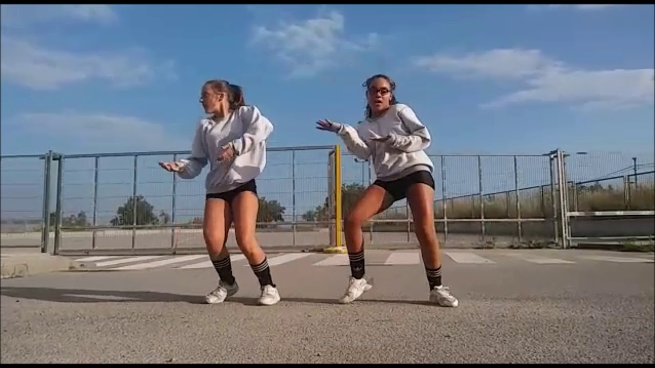 DO LIKE THAT by Mark & Betty | Michelle Clusellas & Ariadna Villalba