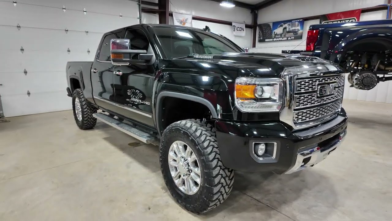GMC 2500HD 2018 года с 4-дюймовым Cognito на 37-дюймовых дисках Toyo