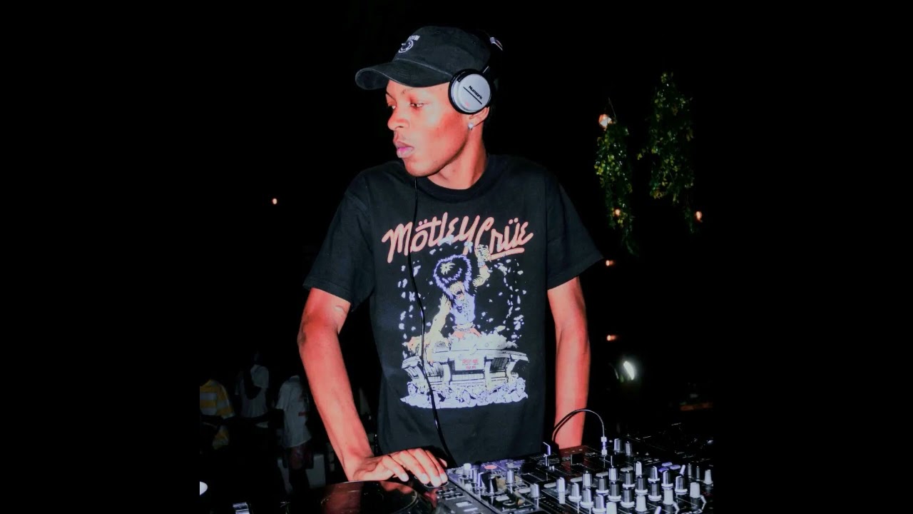 HouseXcape - Exclusive Saturdays Mix