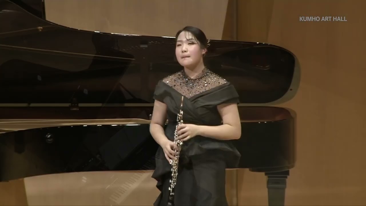 Maurice Ravel : Le tombeau de Couperin , M.68a (arranged for Oboe and Piano)
