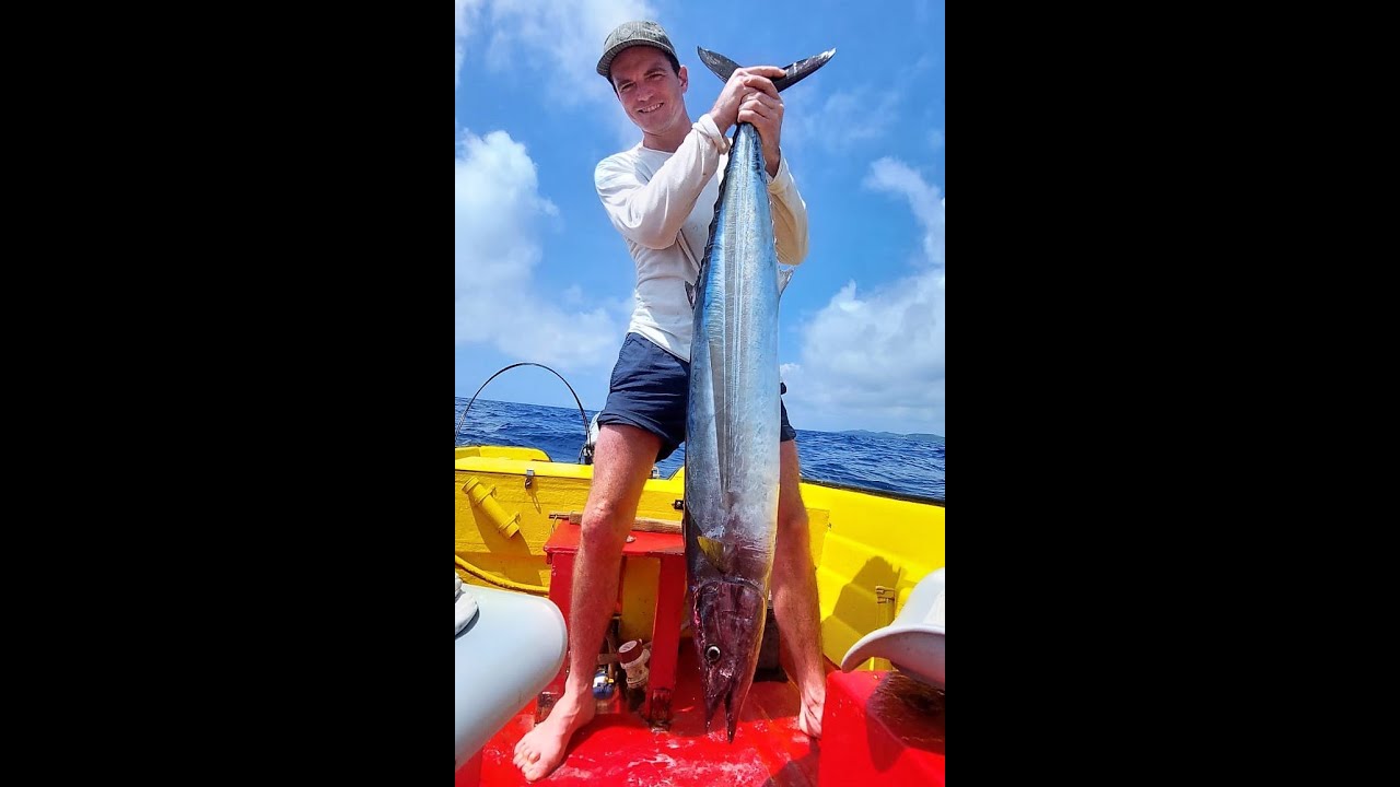 Chasing for wahoo: sport fishing at its best with Curacao fishing charter Deckie Dirk
