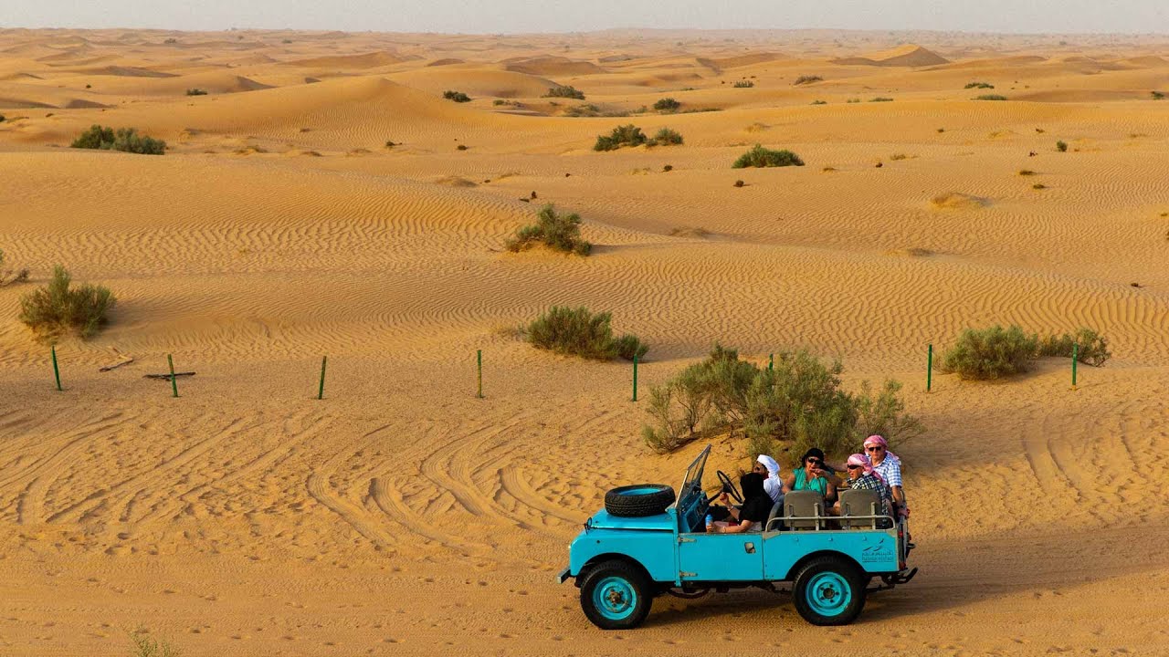 Luxury Desert Experience in Dubai: Dinner and Emirati Activities with Vintage Land Rover
