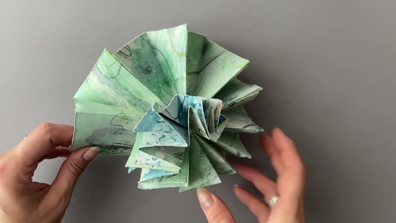 How to make a concentric square folded book