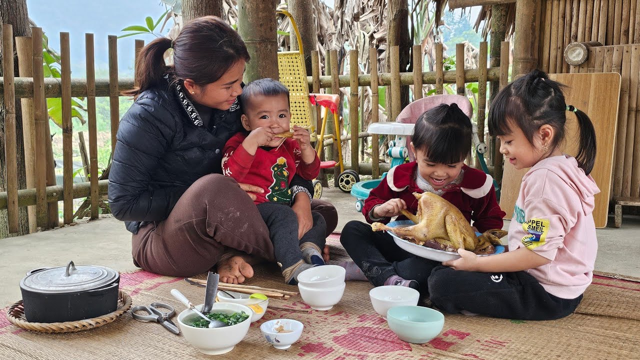 A Warm and Happy Weekend with Children/ Daily Life - Le Thi Hon