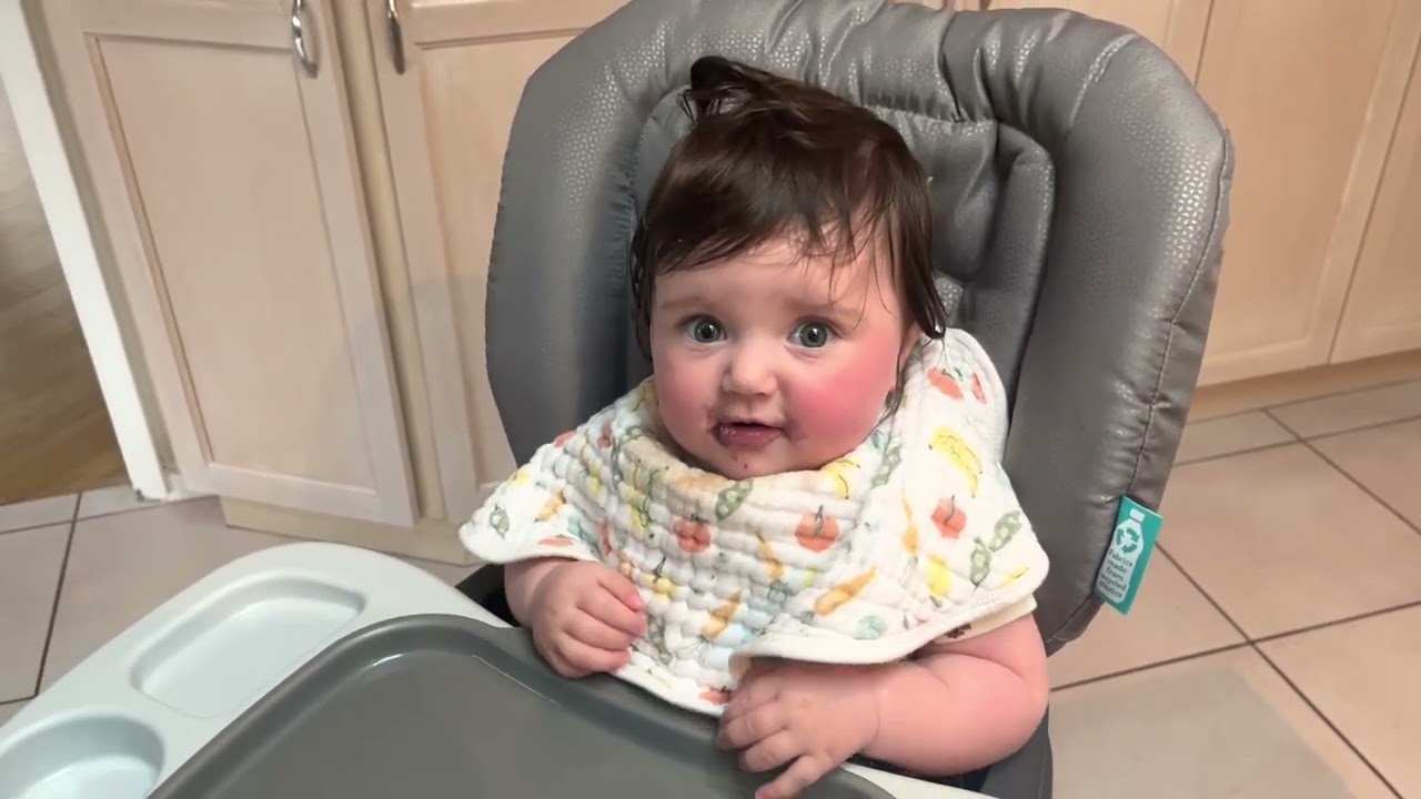 Oatmeal with Berries (6 months) 