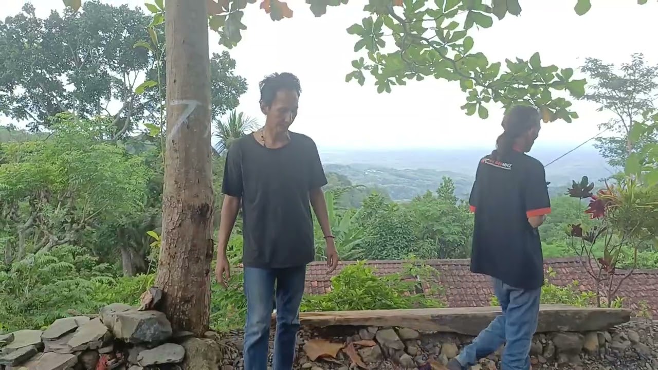 Lagu Ebiet G Ade tempo dulu berwisata di gunung kulonpogo yang indah