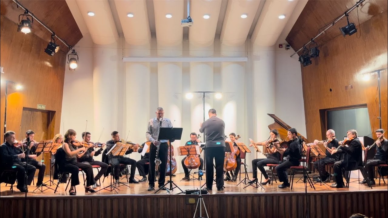 Concierto para Clarinete Bajo y Orquesta de Cuerdas de Geraldine Green. Solista Leandro Frana
