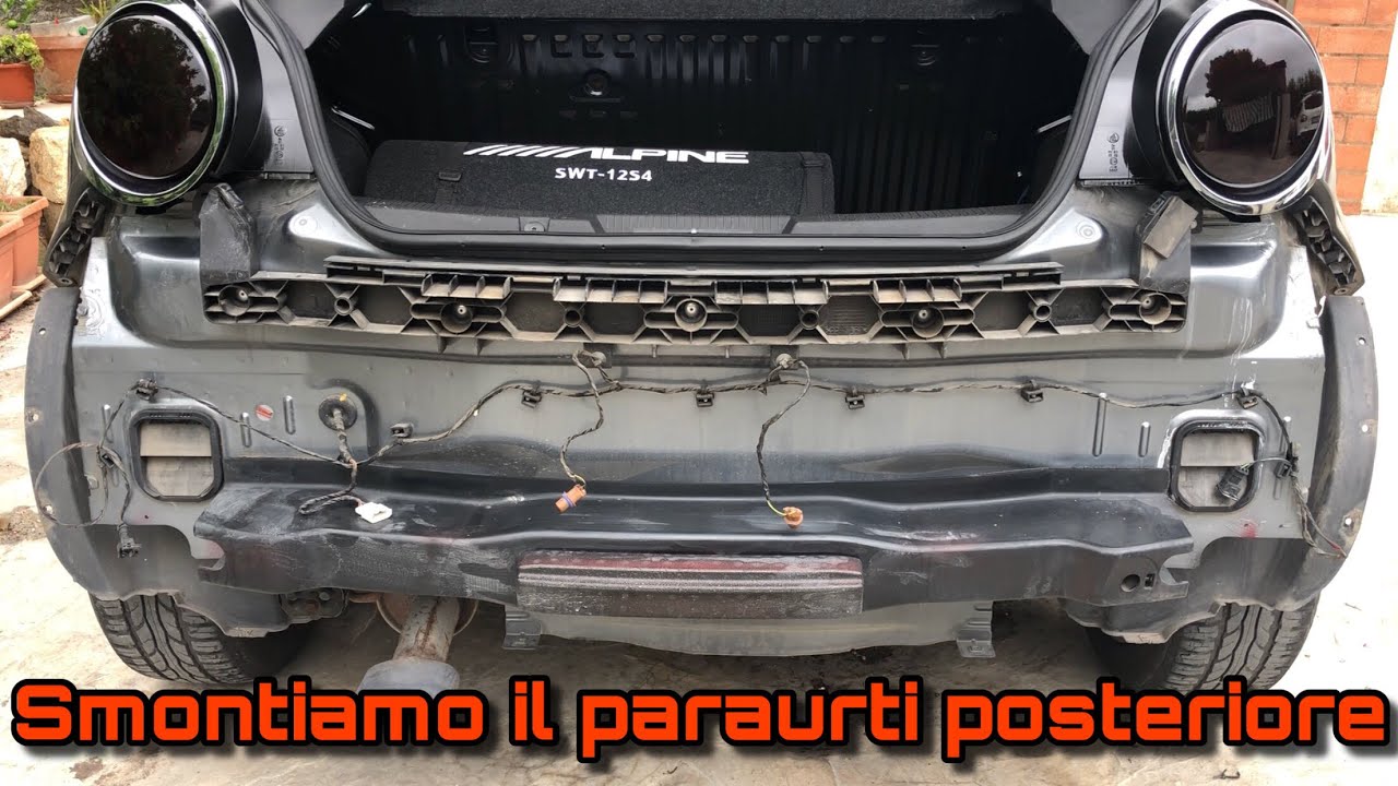 Smontaggio paraurti posteriore su Alfa Romeo MiTo