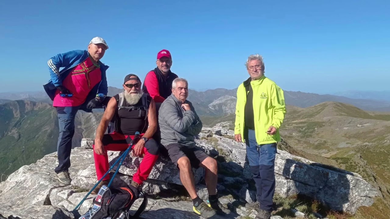 Pico Faro 2110m y Pico Huevo 2155m. Desde el Puerto de Vegarada (10-10-2023).