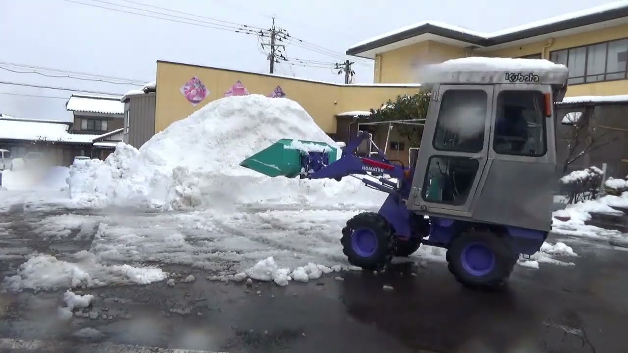 今シーズン最後の除雪( ･ิω･ิ)？　何処が大雪やねん（#^ω^）
