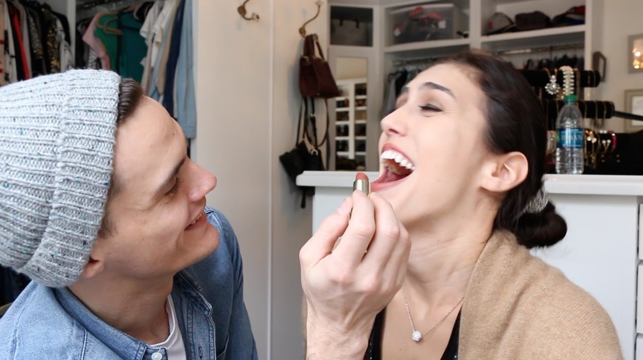 Mi Esposo Me Maquilla / Husband Does My Makeup Challenge - karely