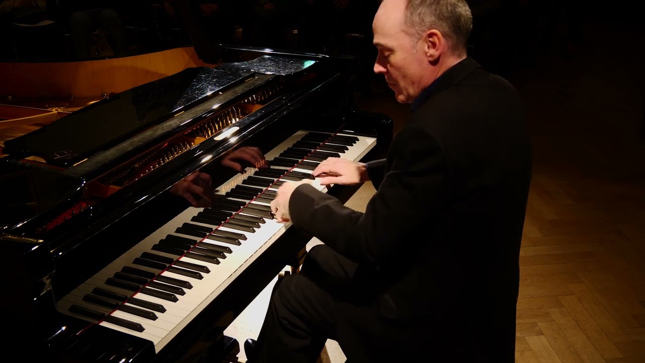 Bach Italian Concerto in F major BWV 971 | Leon McCawley piano