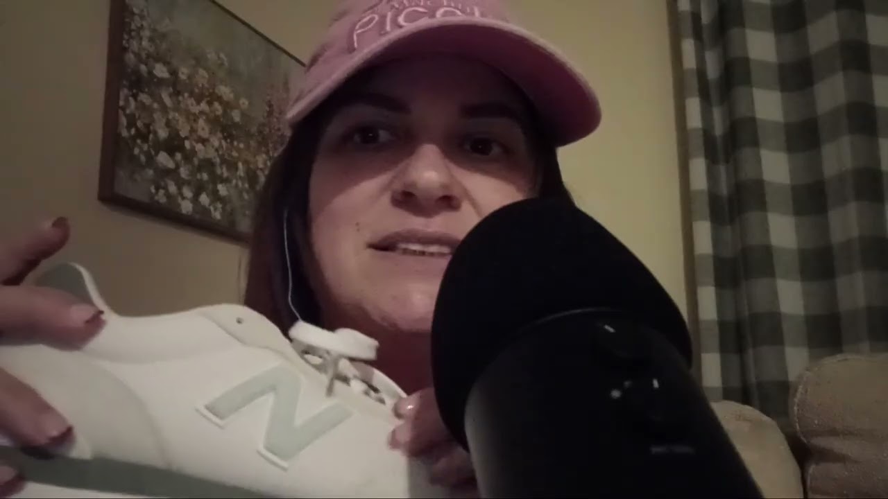 ASMR Whats in my gym bag and whisper ramble 🏋‍♀️👜