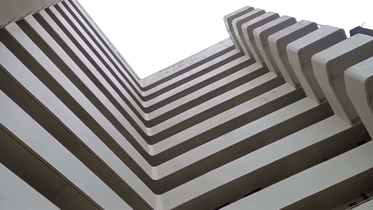 Art Deco Architecture: Embassy Court, Brighton, East Sussex, UK (24 May 2025)