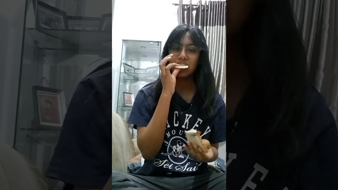 Hey guys. ℝ𝕖𝕧𝕚𝕖𝕨 𝐜𝐡𝐨𝐜𝐨𝐥𝐚𝐭𝐞 with me. 