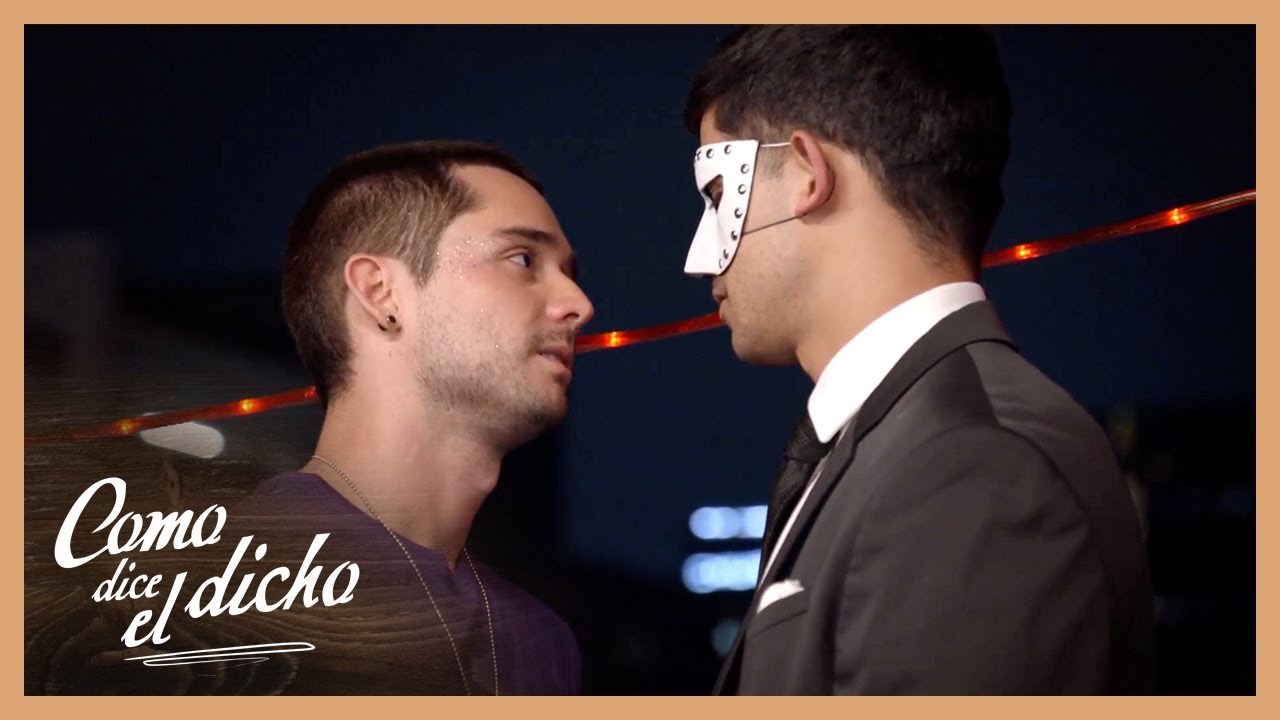 Tiene una doble vida por temor a que sepan que es gay | Como dice el dicho 2/4 | Más en cuenta...