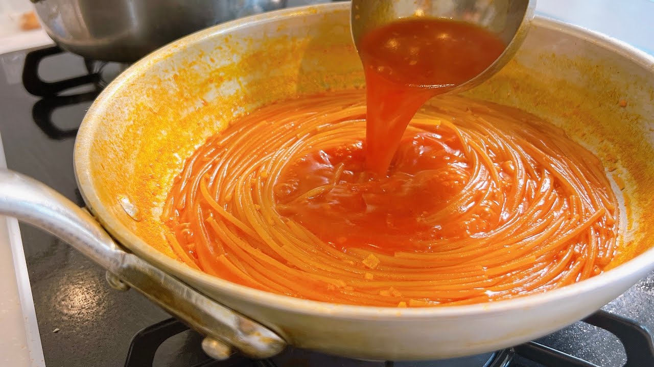 衝撃｜フライパン１つ【トマトペーストで作る】イタリアの本格トマトパスタ！