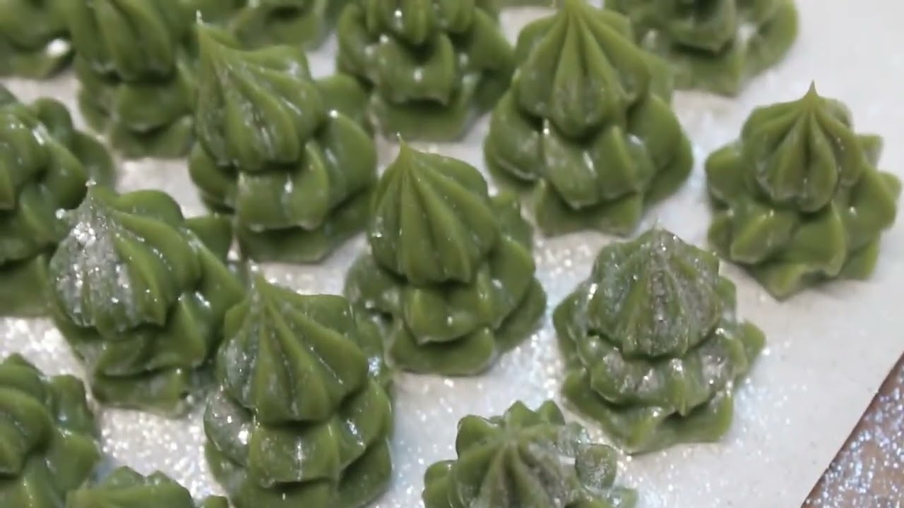 Making Christmas Soap Embeds with Katie Carson from Royalty Soaps