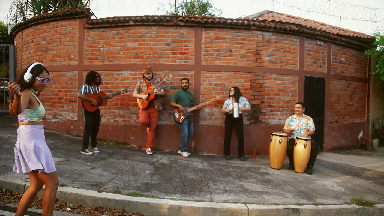 Un día en la vida de Inflorescencia (Trilogía Oficial)