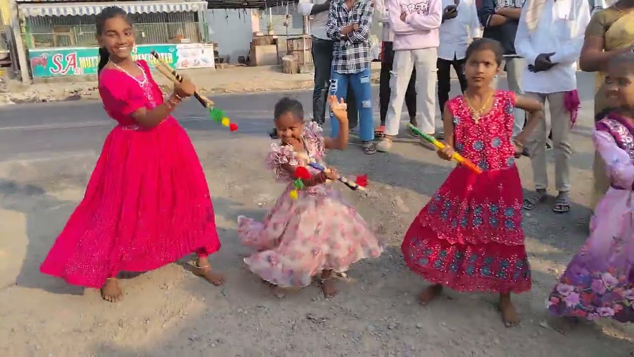 బండి శ్రీనివాసులు గారి ఆధ్వర్యంలో చెక్కభజన పెంచలకోన పాదయాత్ర సందర్భంగా
