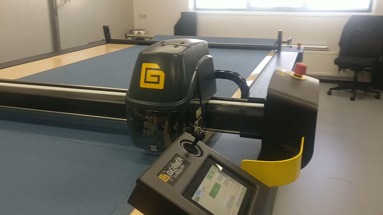 Gerbercutter Z1 cutting production next...