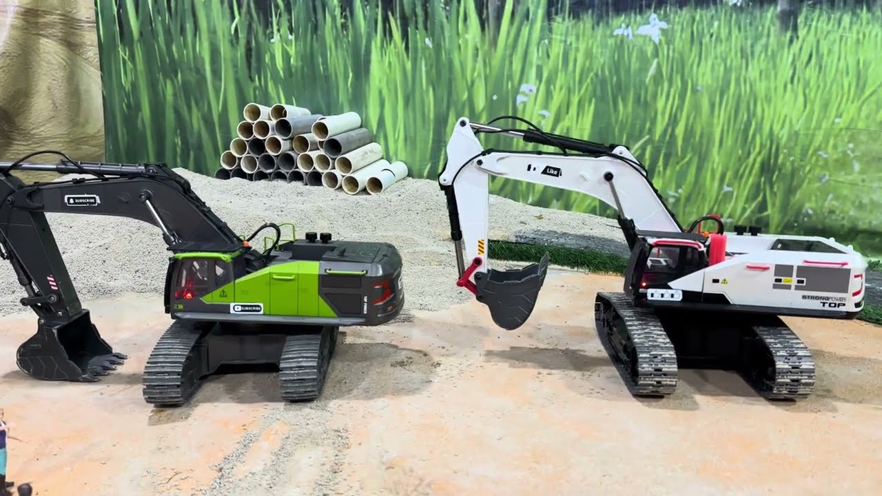 Huina 1593 vs. Huina 1594 &ndash; Which is the Best RC Excavator? 🤔