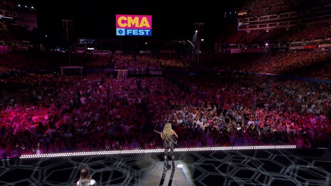 Kelsea Ballerini - HEARTFIRST (Live from CMA Fest 2022)