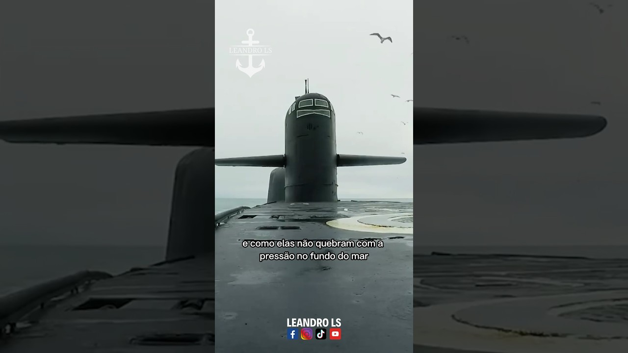 Por que Submarinos Russos tem Janelas?