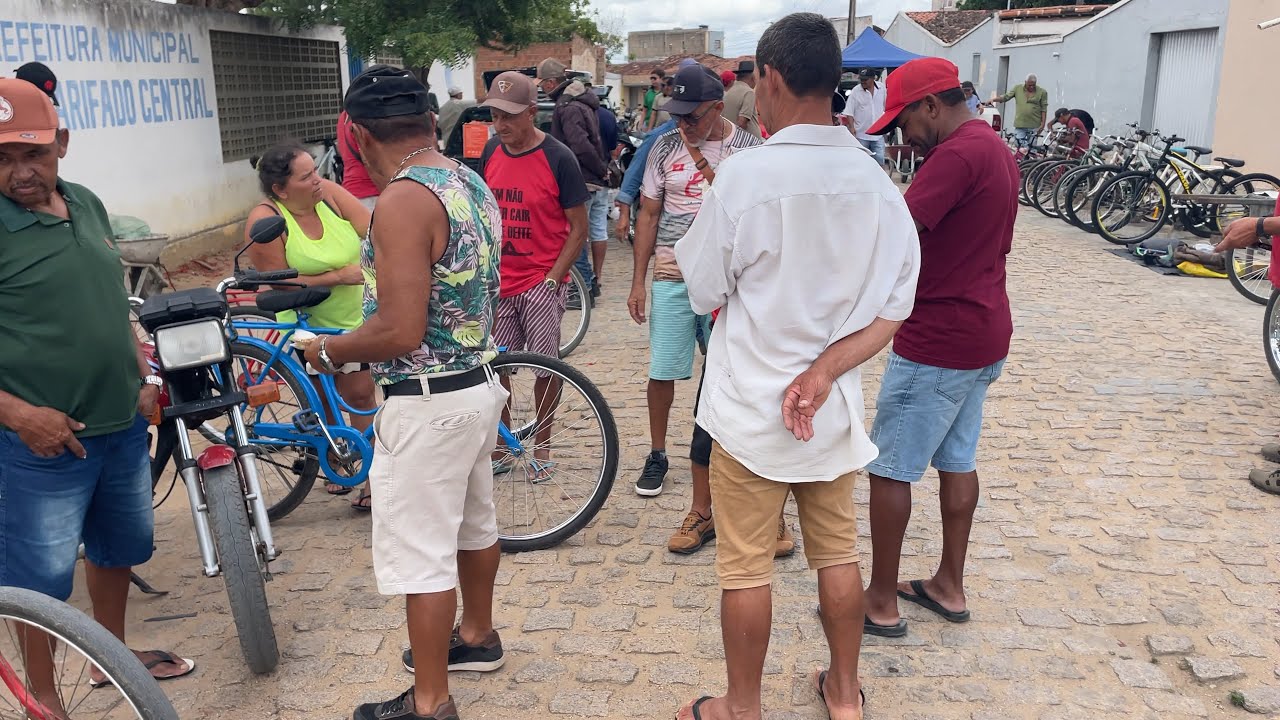 Encontrei só duas relíquias de bicicleta monark na feira da troca em Araruna pb