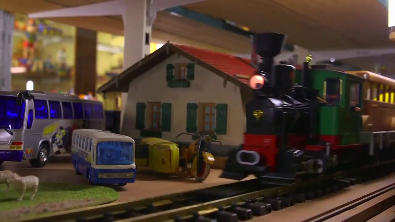 UIT DE OUDE DOOS #3 - HET OUDE AMBACHTEN EN SPEELGOED MUSEUM OP SBS6!