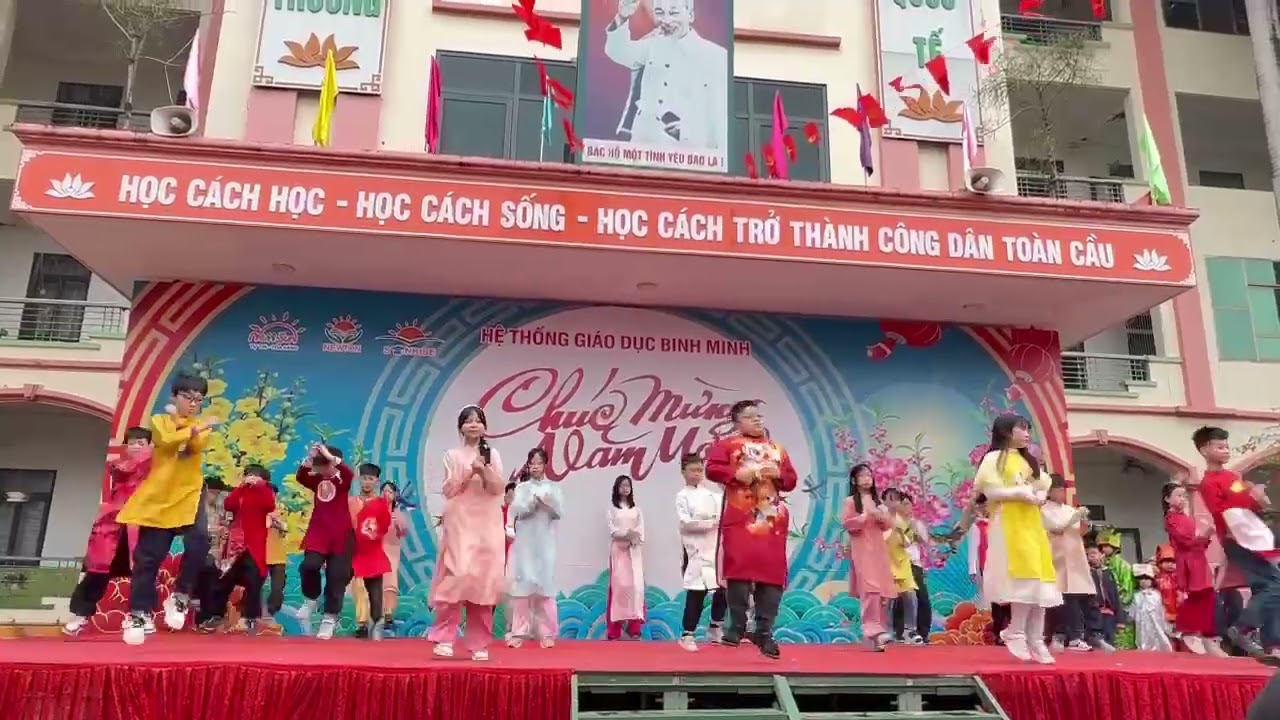 Lớp Nam múa tết 2026