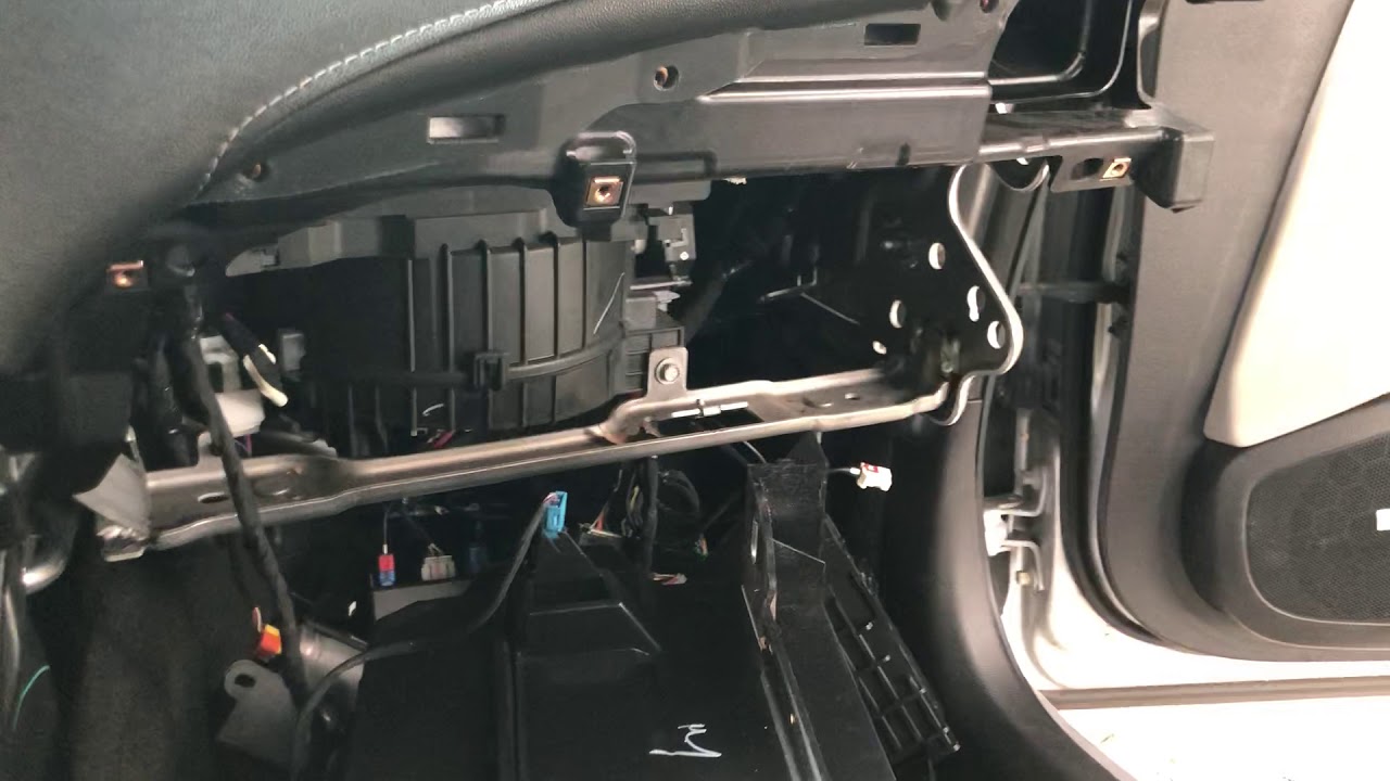 2014 Cadillac ATS 2.0T Blend Door Actuator Replacement