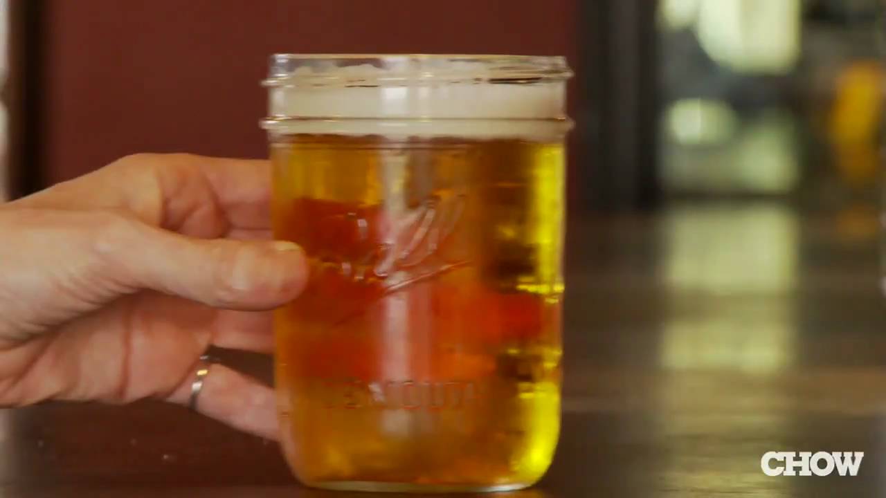 The Importance of a Clean Beer Glass - CHOW Tip