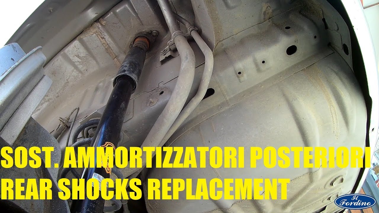Sostituzione ammortizzatori posteriori - Ford Fiesta 1.4i 16v MK5/MK6