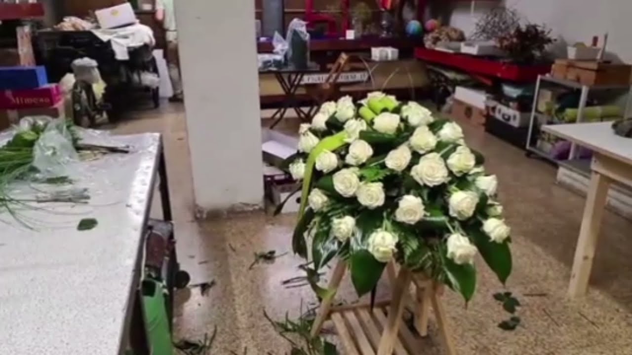Come fare un cuscino funebre - funeral spray flowers