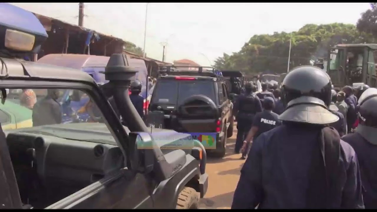Déguerpissement à Enco 5 (Conakry) : une machine et des agents en action