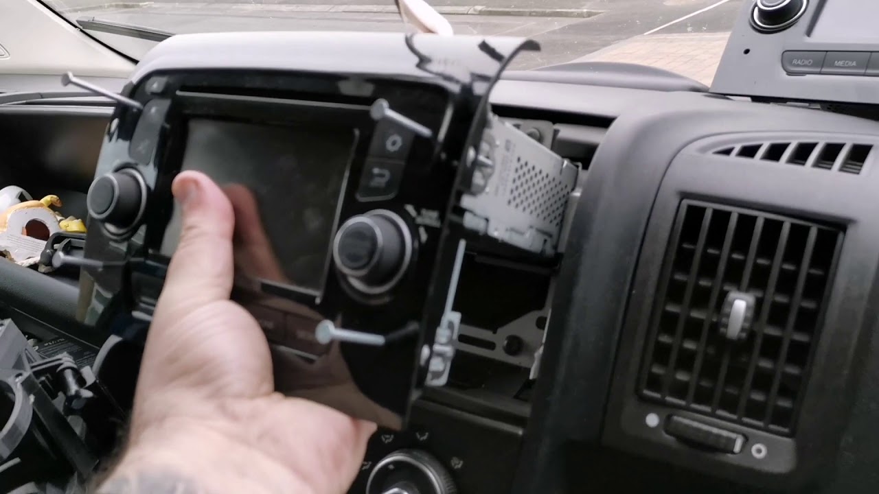 Stereo removal and replacement, citroen relay, Peugeot boxer, fiat ducato