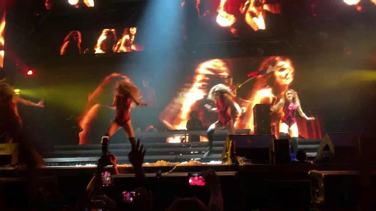 Fraules with Fraules Team show for Major Lazer in Moscow