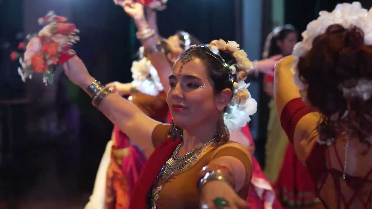 Diyas · danza, luz y color