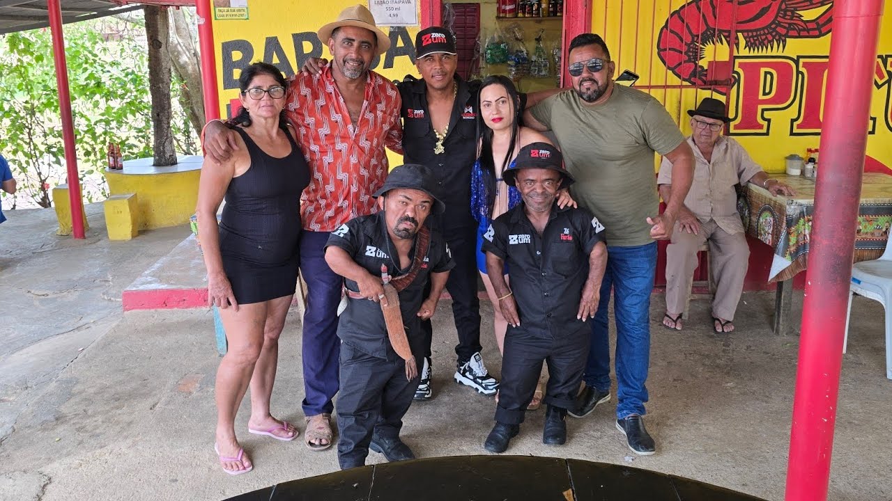 SÓ RESENHA COM ESSA TURMA @comediaseresenhas 