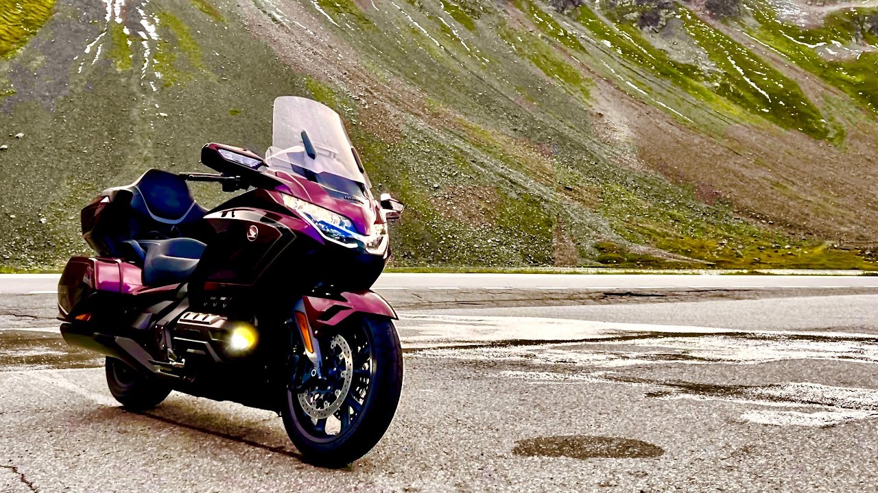 Flüelapass Schweiz - Goldwing Tour DCT 2025 50th Anniversary